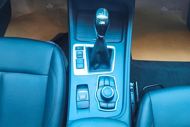 BMW 1 Series 2018 — фото 15