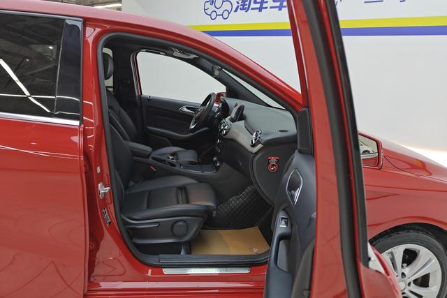 Mercedes-Benz B-Class 2018 B 200 — фото 15