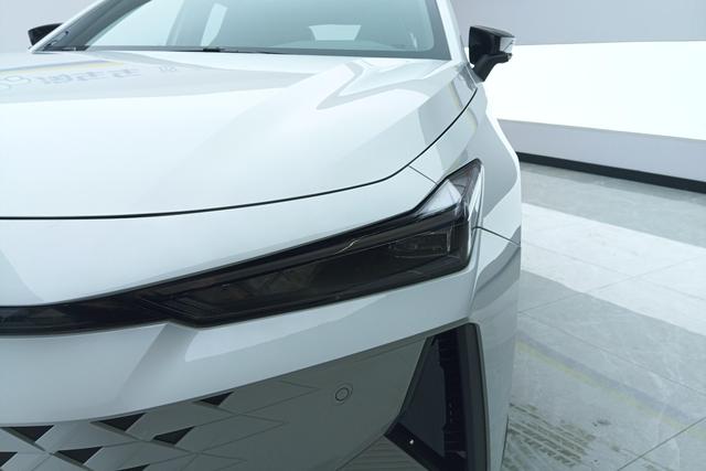 Chang'an UNI-V Smart iDD id 3785827 из Китая 14