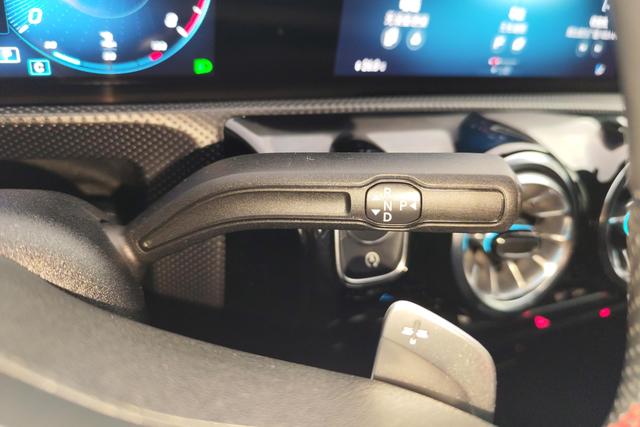 Mercedes-Benz CLA 2023 CLA 200 — фото 14