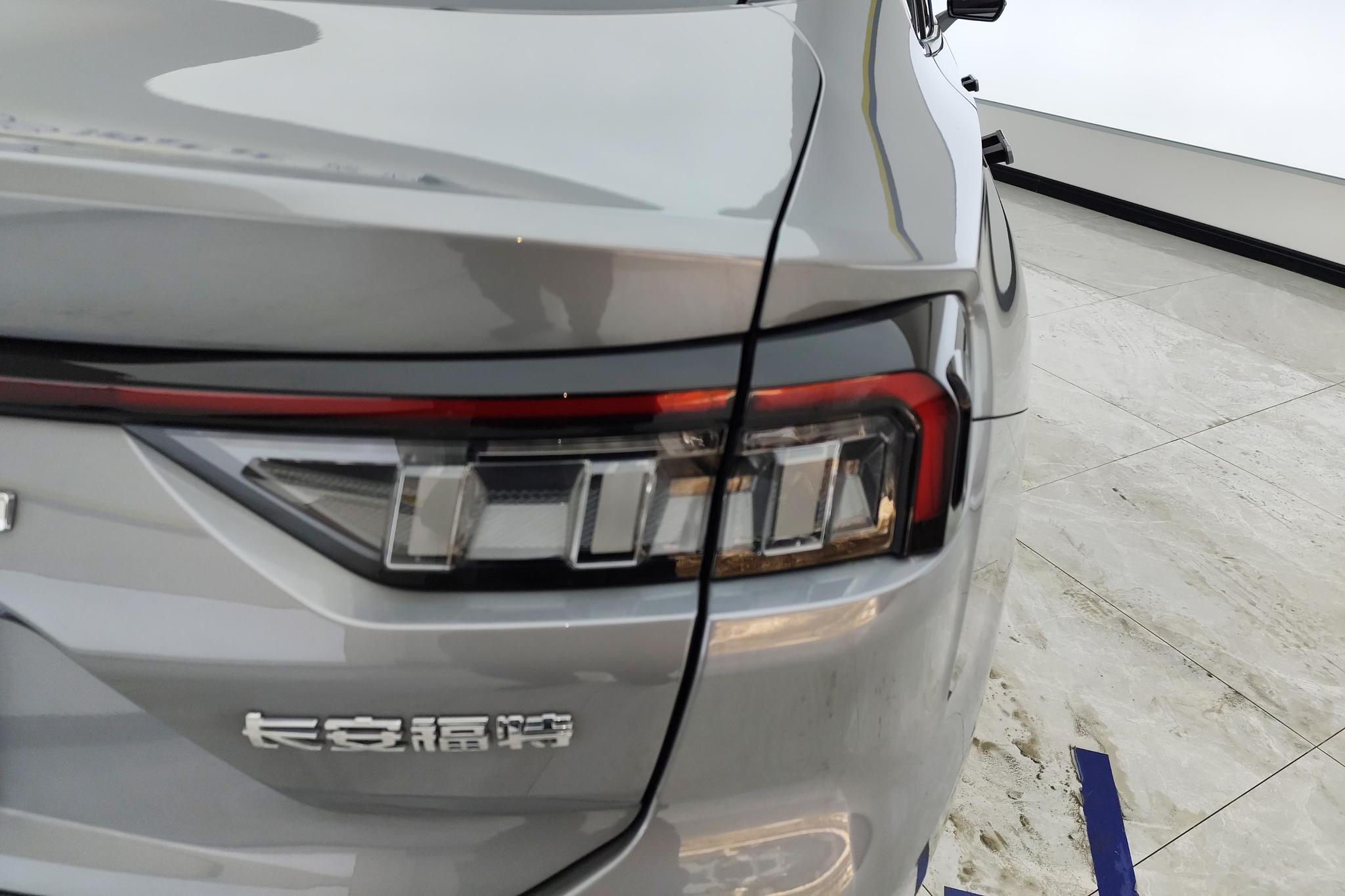 Ford Mondeo 2023 EcoBoost 245 Luxury