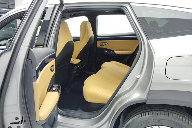 Geely Galaxy L7 2023 — фото 16