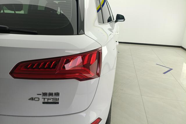 Audi Q5L id 3782653 из Китая 14