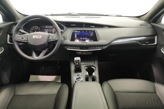 Cadillac XT4 2018 — фото 13