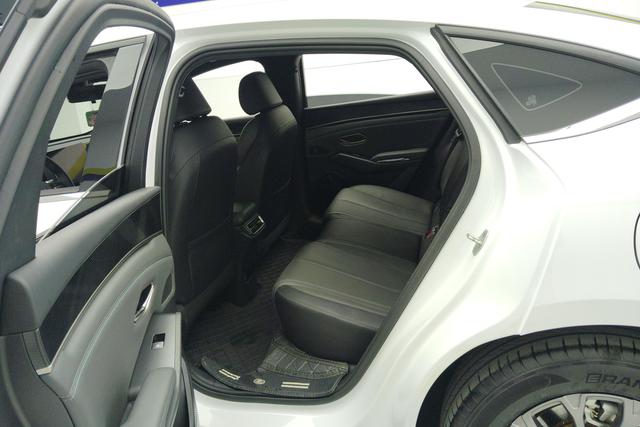 BYD Qin L DM 2025 Белый из Китая, фото 3