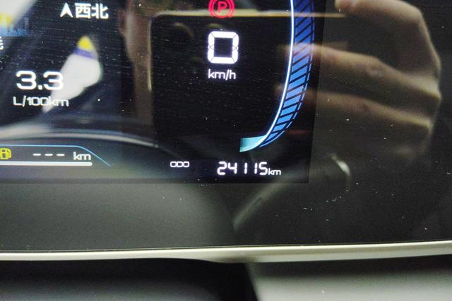 BYD Qin L DM 2025 Белый из Китая, фото 4