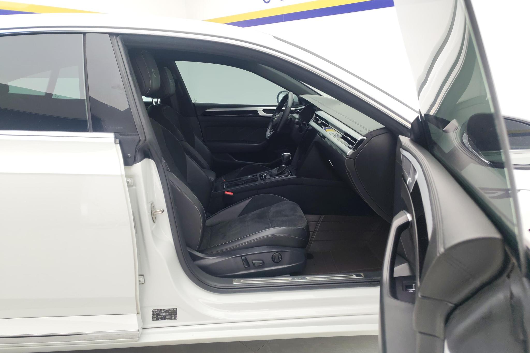 Volkswagen Passat CC CC 2023 330TSI
