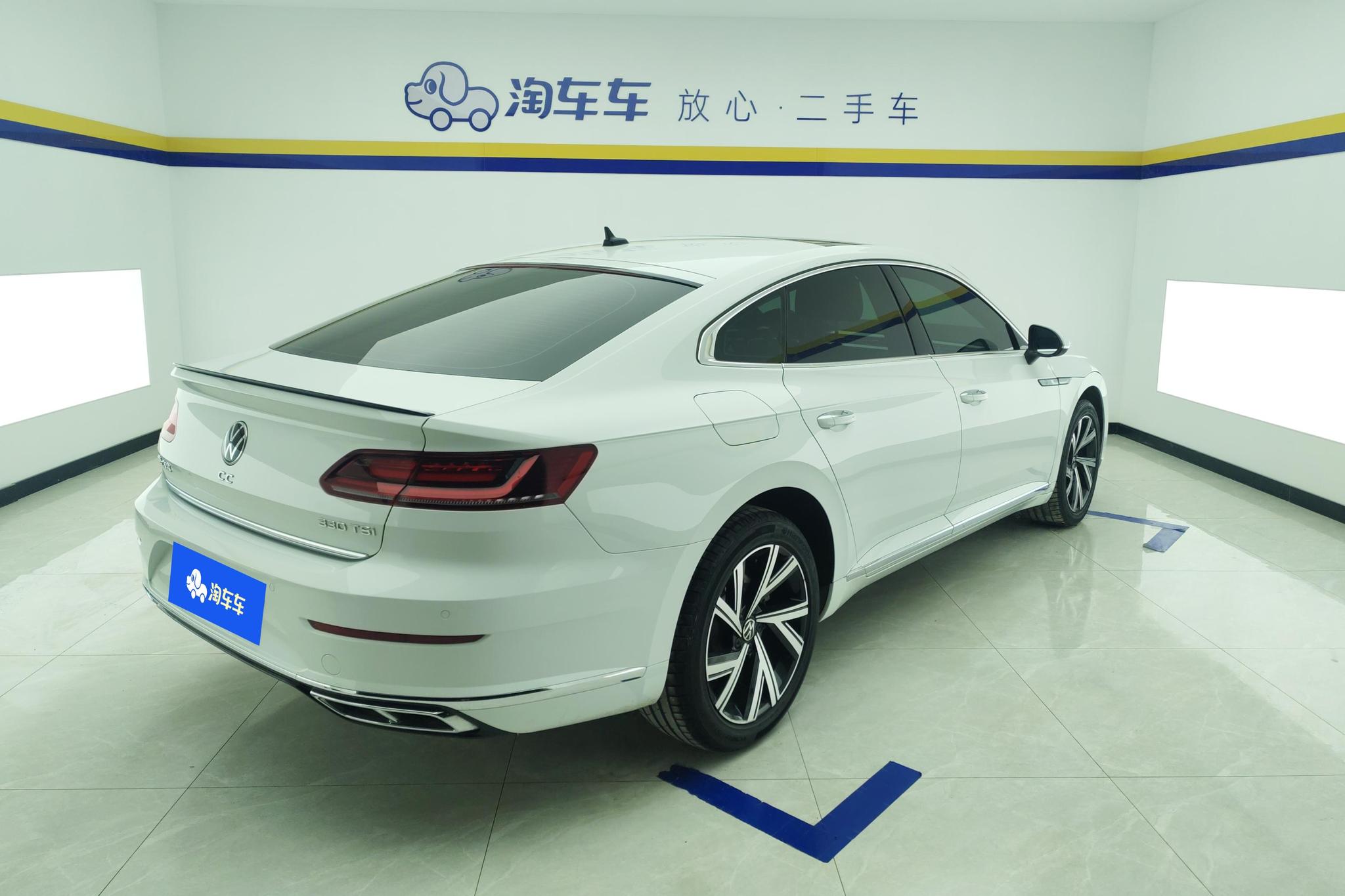 Volkswagen Passat CC CC 2023 330TSI