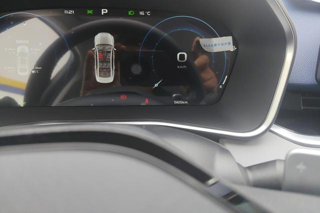 Geely Preface 2023 2.0 T Premium — фото 14