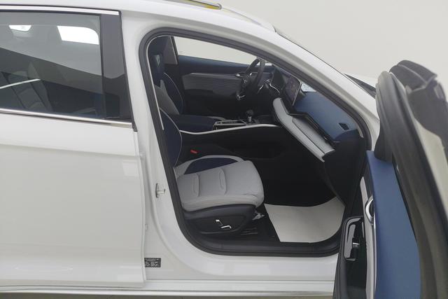Geely Preface 2023 2.0 T Premium — фото 16