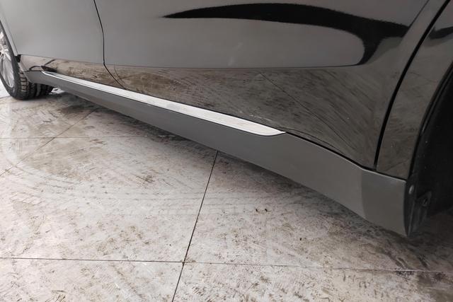 Red flag E-QM5 2022 Черный из Китая, фото 3