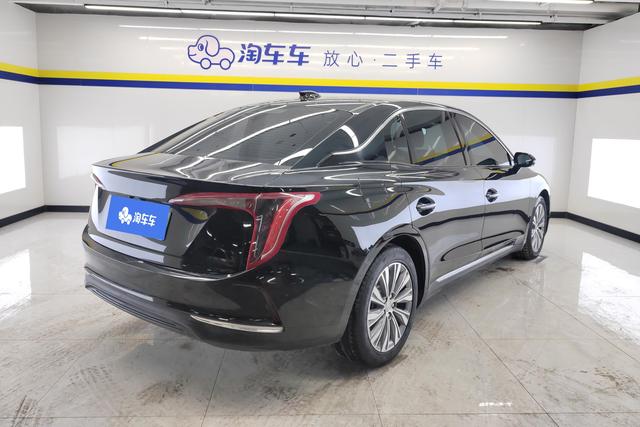 Red Flag Hongqi E-QM5 2022 — фото 3
