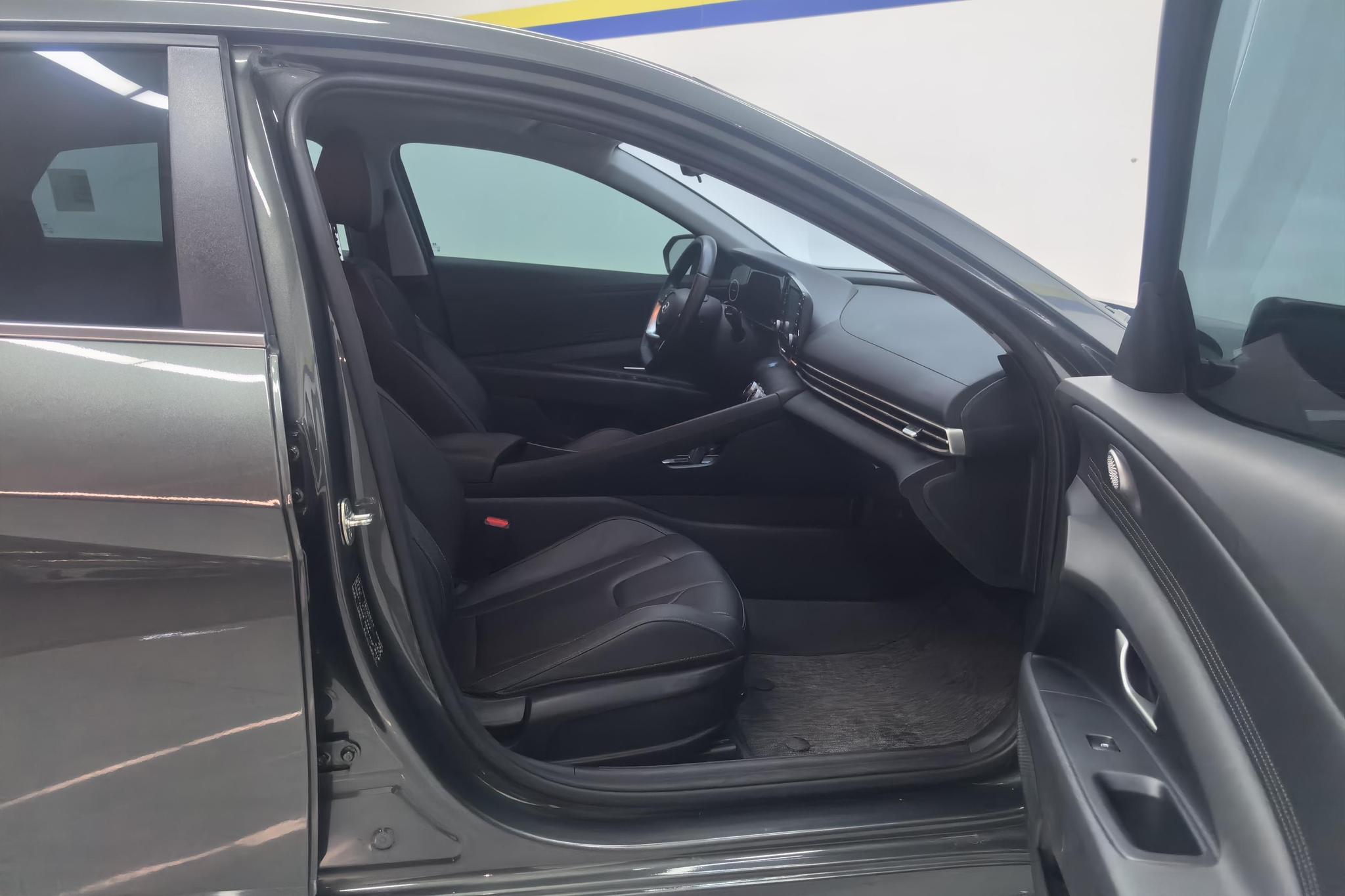 Hyundai Elantra 2023 1.5L CVT GLX Elite