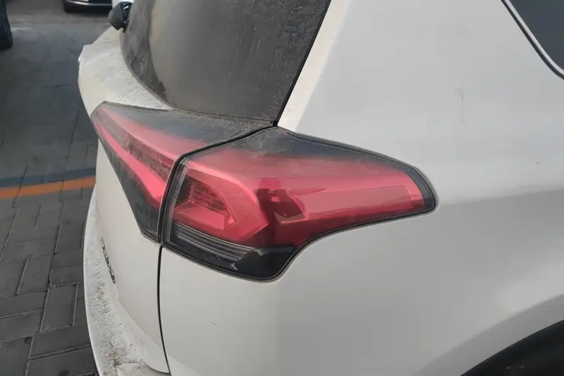 Toyota RAV4 — фото 5