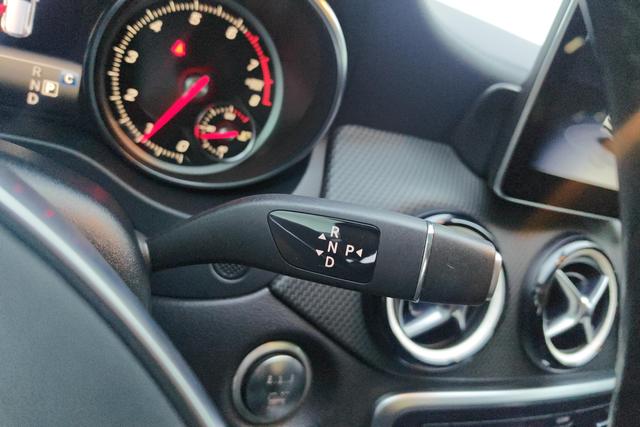 Mercedes Benz GLA 2019 — фото 14