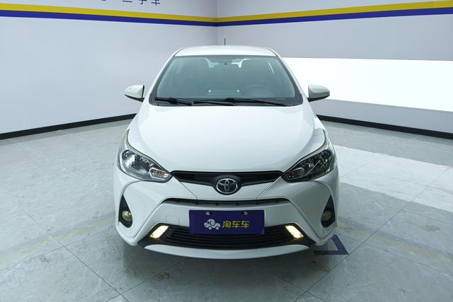 Toyota YARIS L 2017 1.5 E CVT — фото 2