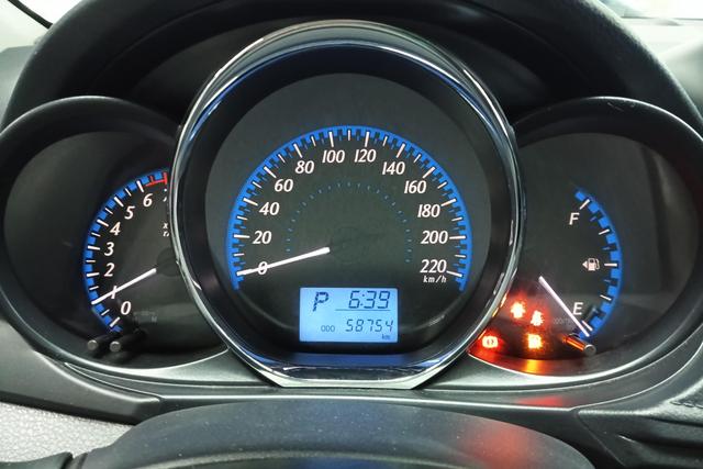 Toyota YARIS L 2017 1.5 E CVT — фото 14