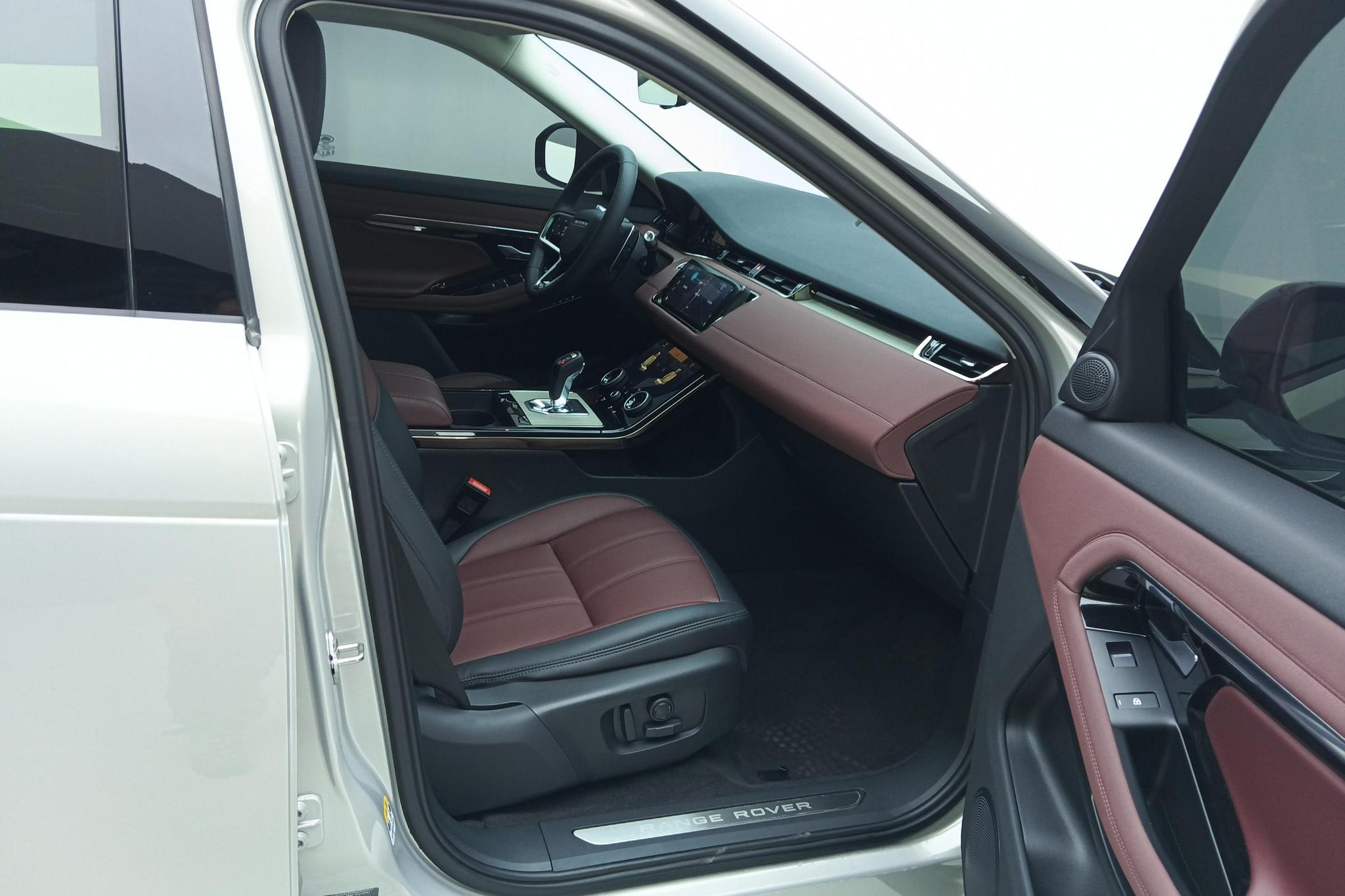 Land Rover Range Rover Evoque 2022 L 249PS R-Dynamic Luxury