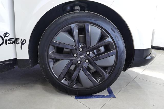 Ideal car Ideal L6 2024 Белый из Китая, фото 2