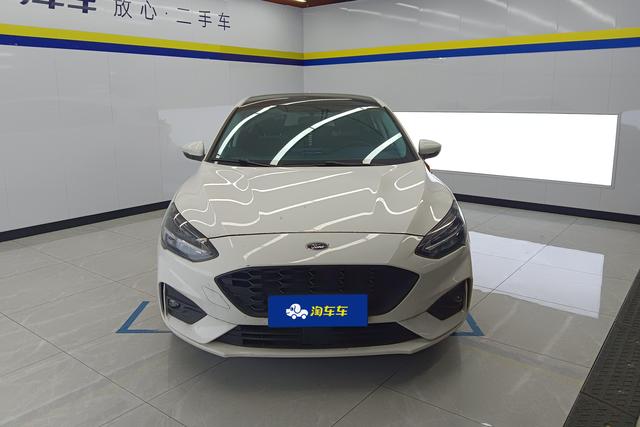 Ford Focus 2021 Eco Boost 180 AT — фото 2