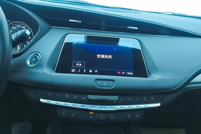 Cadillac XT4 2022 — фото 12
