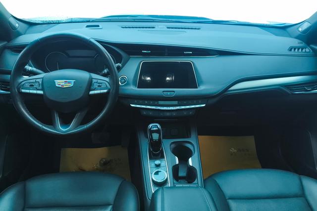 Cadillac XT4 2022 28 T 2 WDPremium — фото 13
