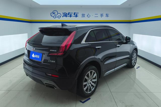 Cadillac XT4 2022 28 T 2 WDPremium — фото 3