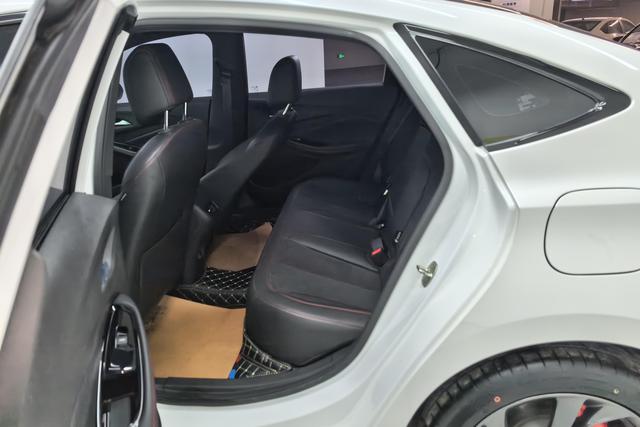 Buick Weilang 2023 Белый из Китая