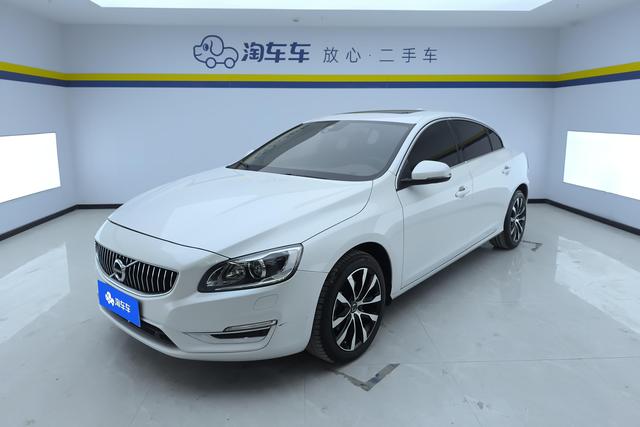 VOLVO S60 2019 — фото 1