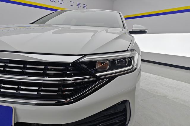 Volkswagen Sagitar 2024 300 TSI DSG — фото 4