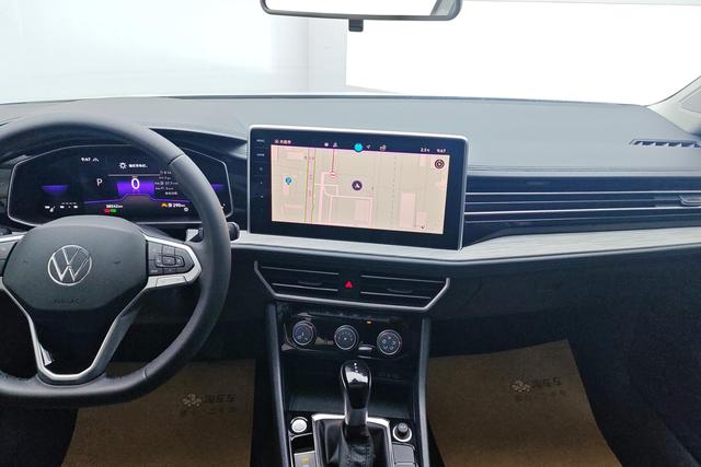 Volkswagen Sagitar 2024 300 TSI DSG — фото 11