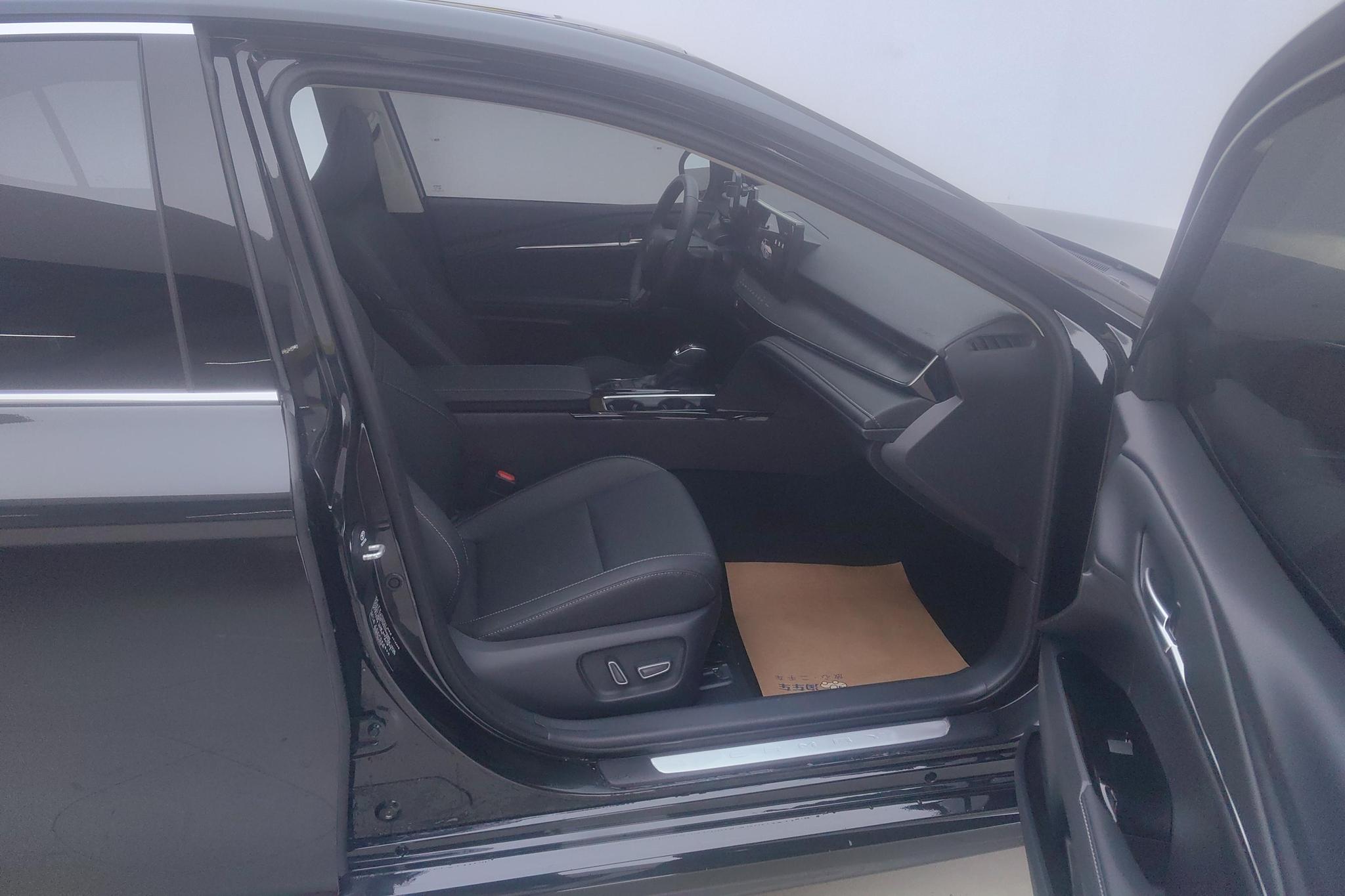 Toyota Camry 2026 2.0HSE Sport Lite