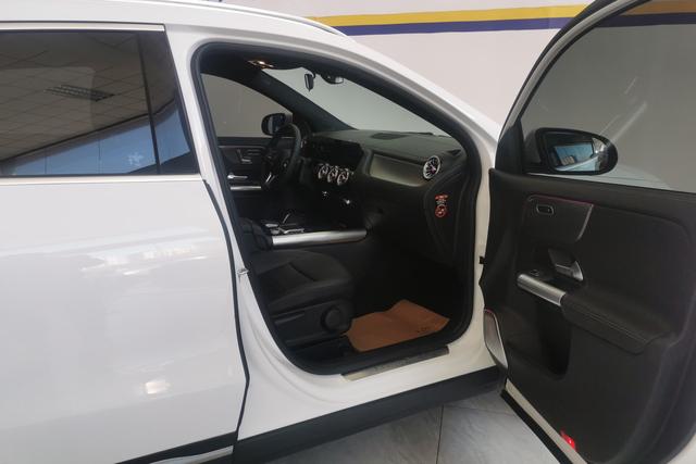 Mercedes-Benz GLA 2023 GLA 200 — фото 16
