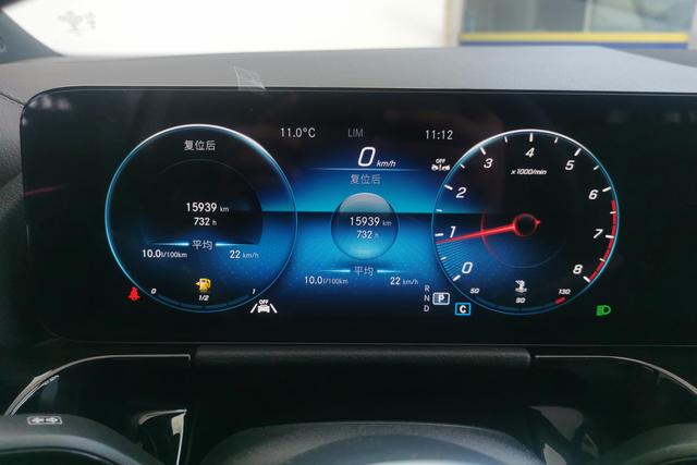 Mercedes-Benz GLA 2023 GLA 200 — фото 13