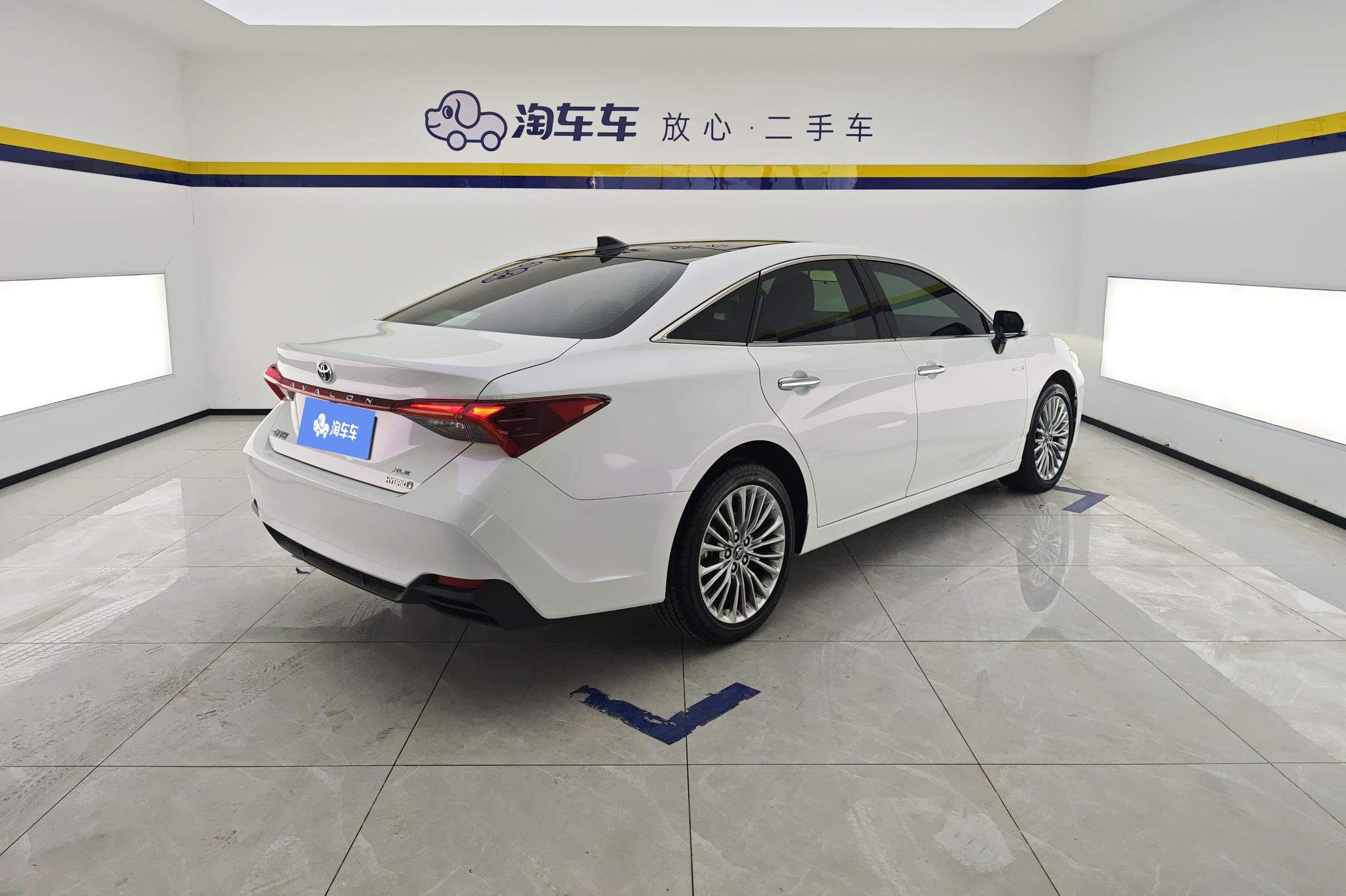 Toyota Avalon 2019 2.5L XLE Luxury VI