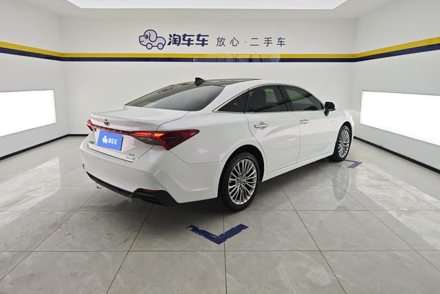 Toyota Avalon 2019 2.5 L XLE VI — фото 3