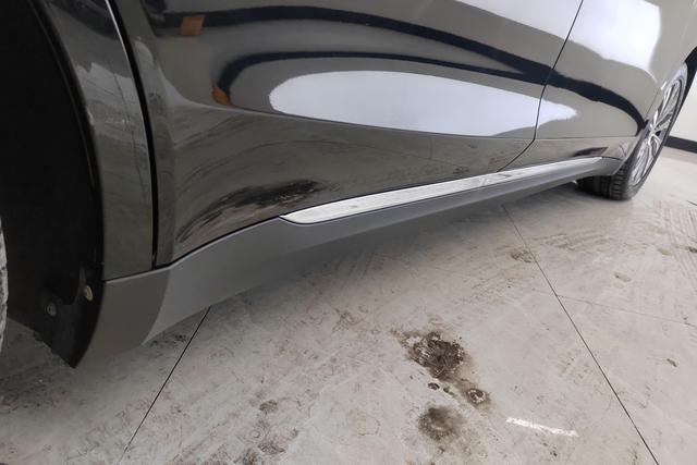 Red flag E-QM5 2023 Черный из Китая, фото 3