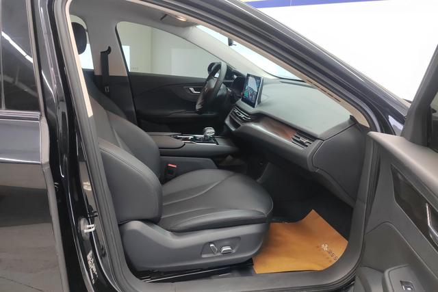 Red flag E-QM5 id 3785470 из Китая 17