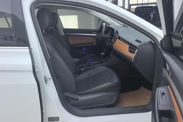 Volkswagen Bora id 3908886 из Китая 17