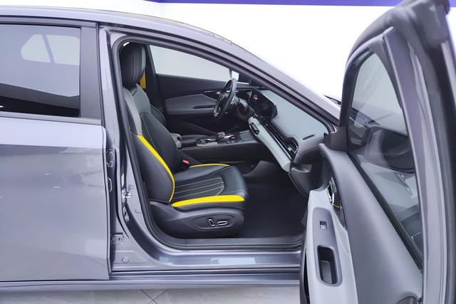 GAC Trumpchi Shadow Leopard id 3840631 из Китая 11