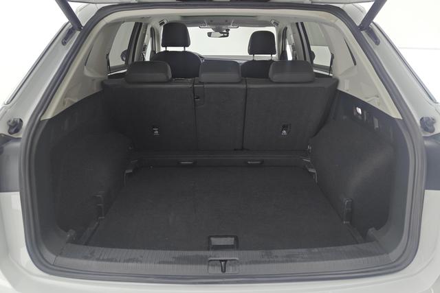 Volkswagen Tayron 2022 380 TSI 4 WD Pro — фото 17