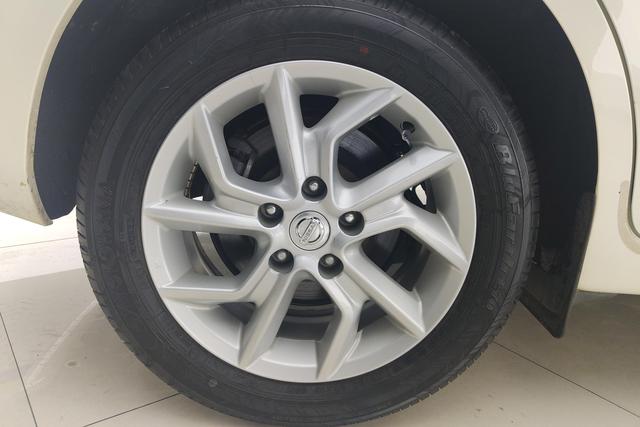 Nissan TIIDA id 3784080 из Китая 8