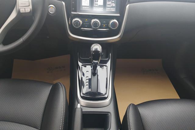 Nissan TIIDA id 3784080 из Китая 16