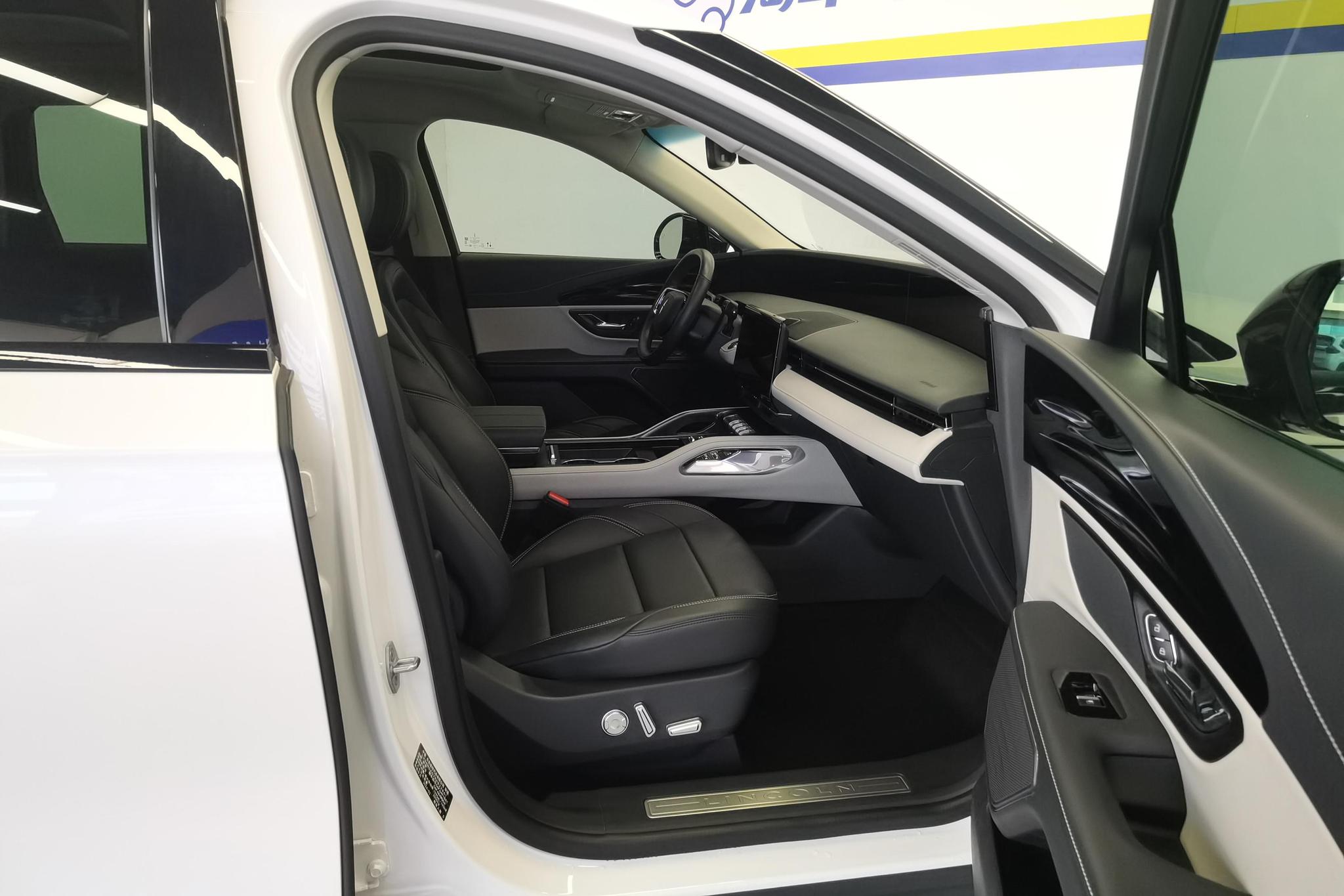 Lincoln Nautilus 2023 2.0T