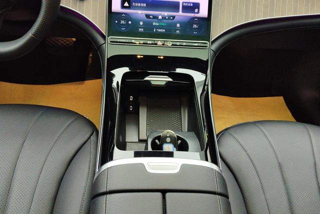 Mercedes-Benz EQE id 3857670 из Китая 11