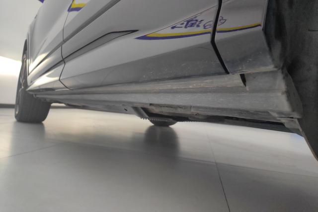 Audi Q2L id 3804657 из Китая 11