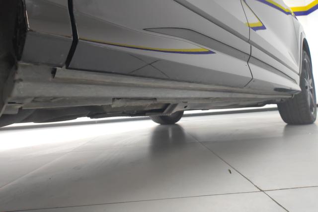 Audi Q2L id 3804657 из Китая 12