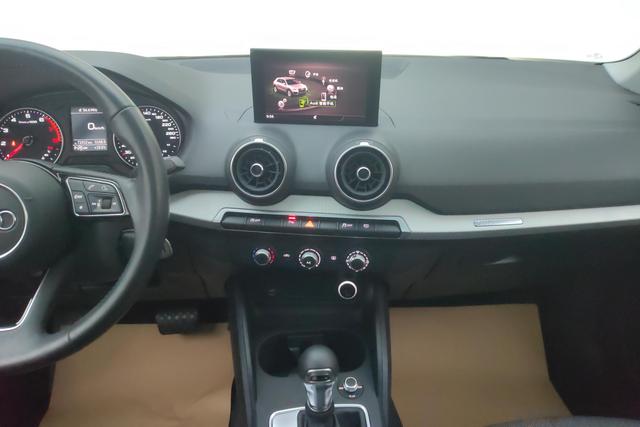 Audi Q2L id 3804657 из Китая 13