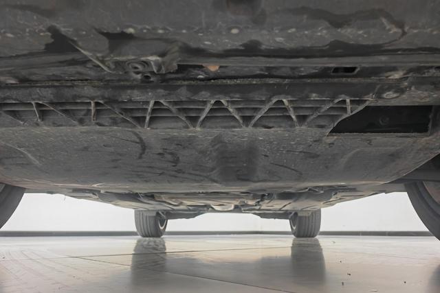 Audi Q2L id 3804657 из Китая 17