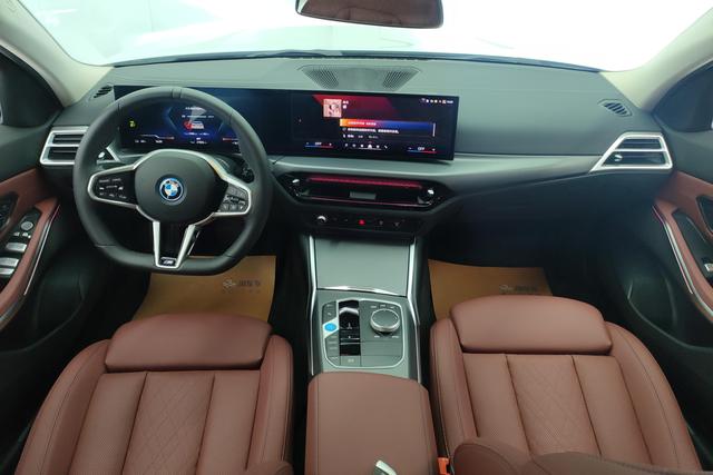 BMW i3 2025 e Drive 35 L — фото 11